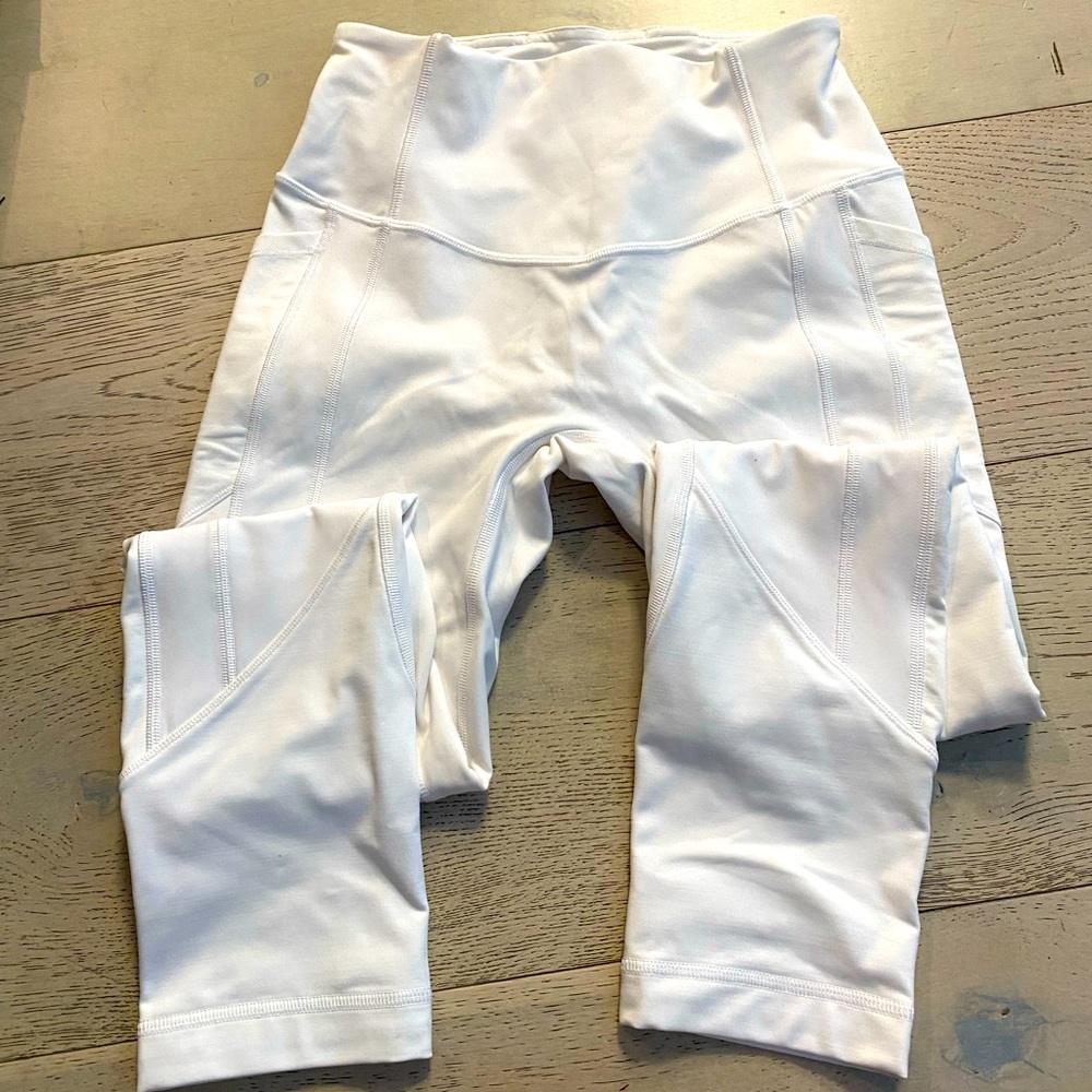 Lululemon legging ALL THE RIGHT PLACES white size 2